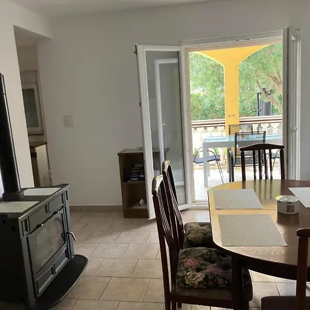 Bella 1 Повляна