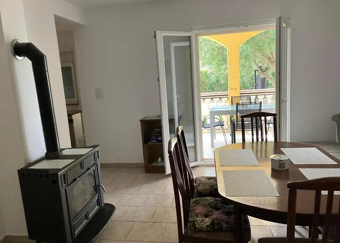 Bella 1 Повляна