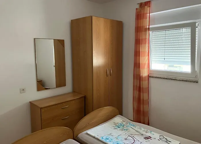 Bella 1 Povljana