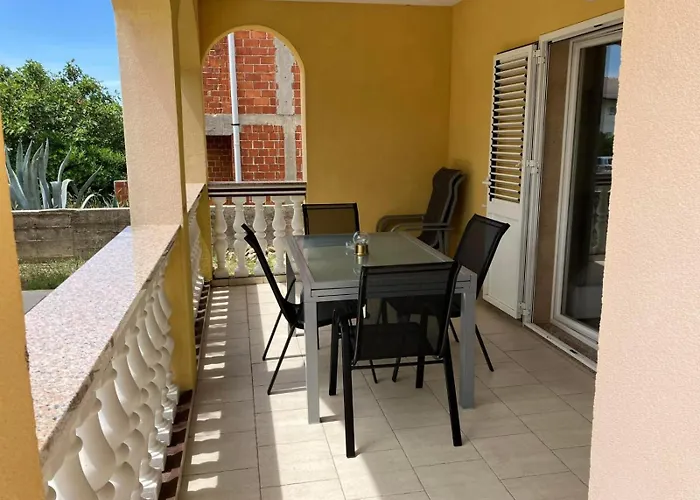 Apartman Bella 1 Povljana